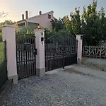 Da Vjeri 아파트 풀라